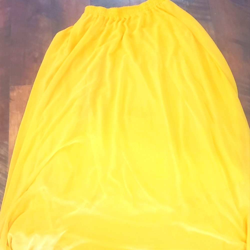 Yellow skirt